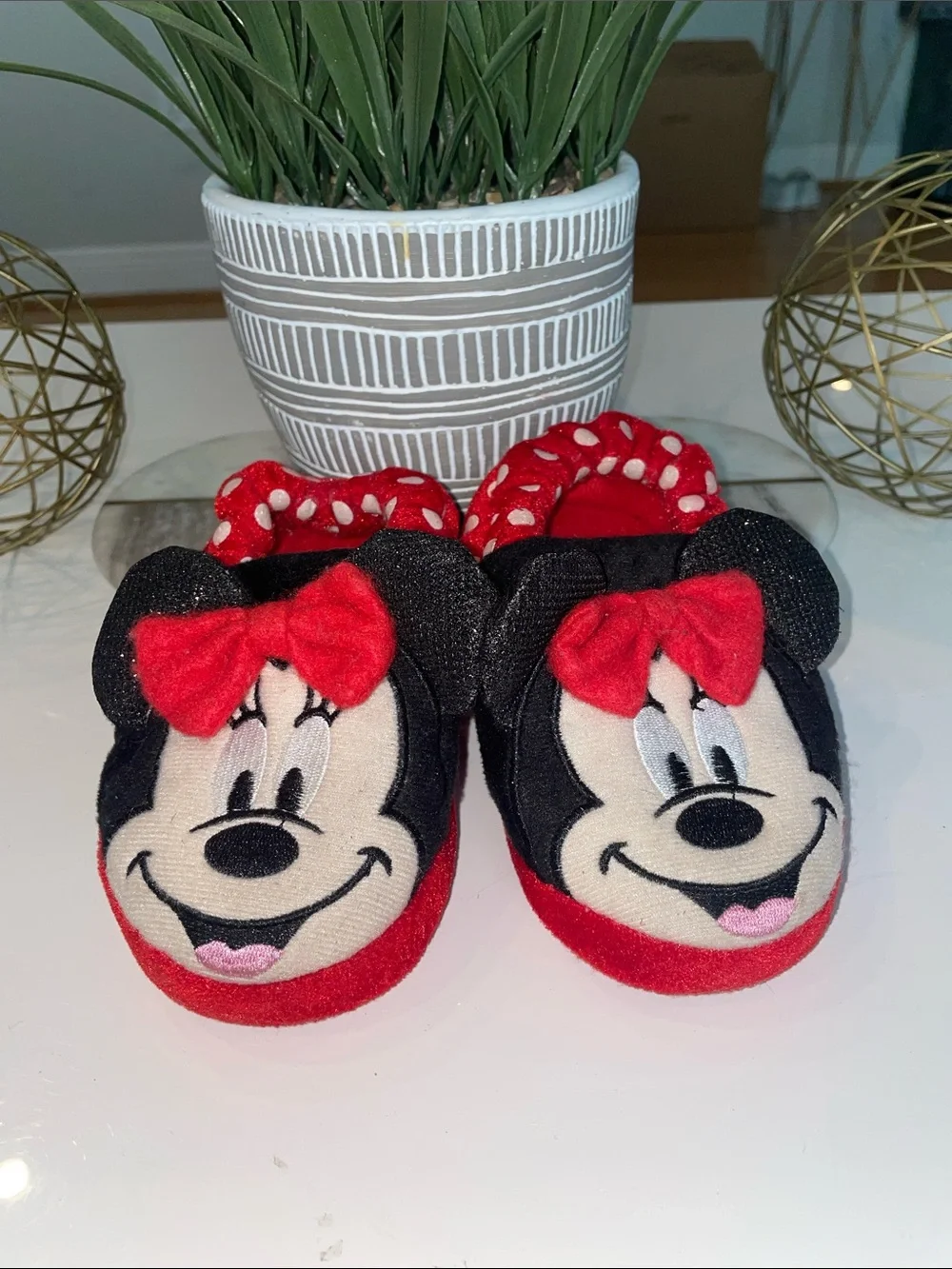 Disney Minnie Mouse Red & Black Plush Kids Slippers